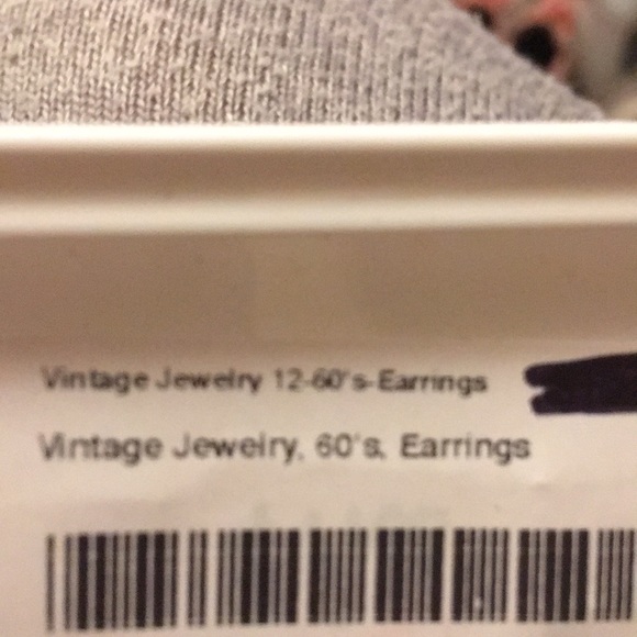 Vintage clip on earrings from the 1960s - Picture 2 of 12